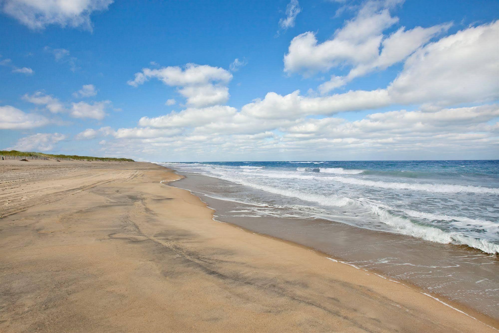 Days Inn By Wyndham Kill Devil Hills Oceanfront - Wilbur Екстер'єр фото