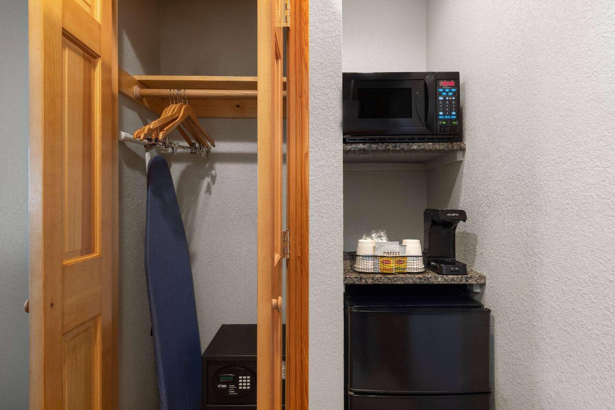 Days Inn By Wyndham Kill Devil Hills Oceanfront - Wilbur Екстер'єр фото