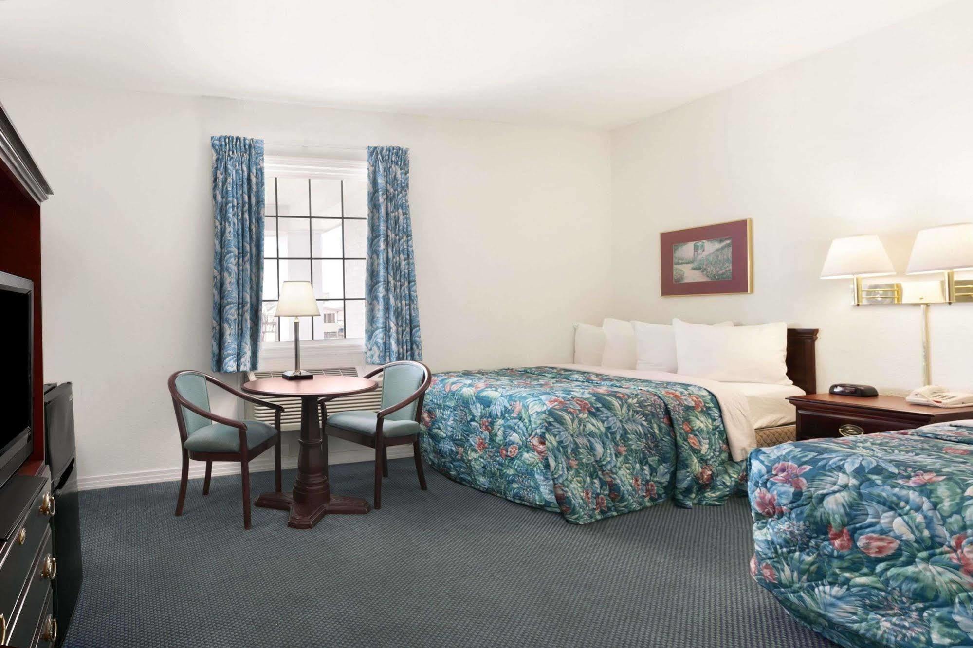 Days Inn By Wyndham Kill Devil Hills Oceanfront - Wilbur Екстер'єр фото